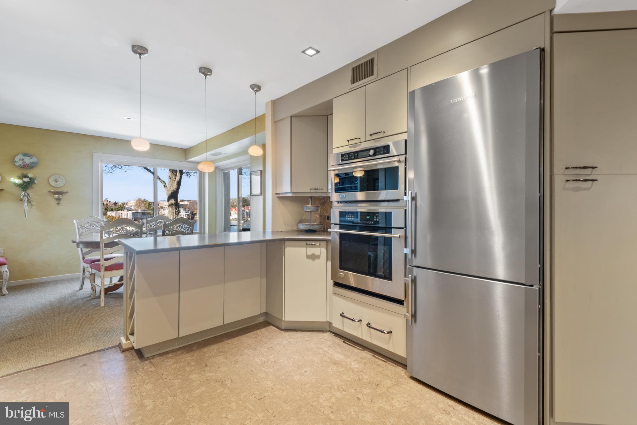 PRESIDENT POINT - Residential