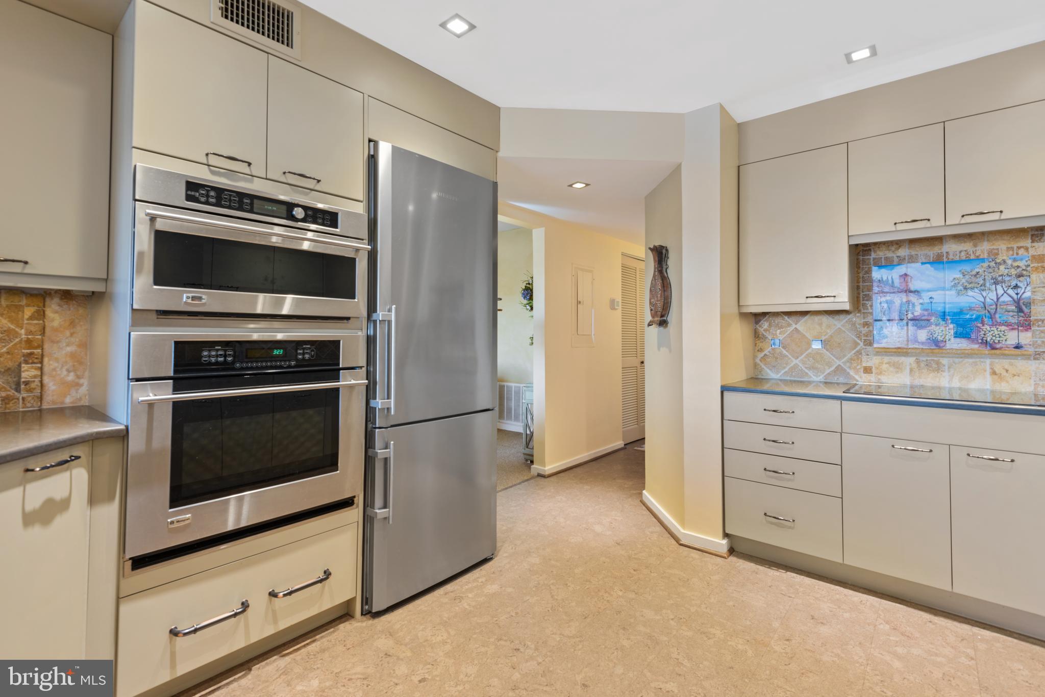 PRESIDENT POINT - Residential