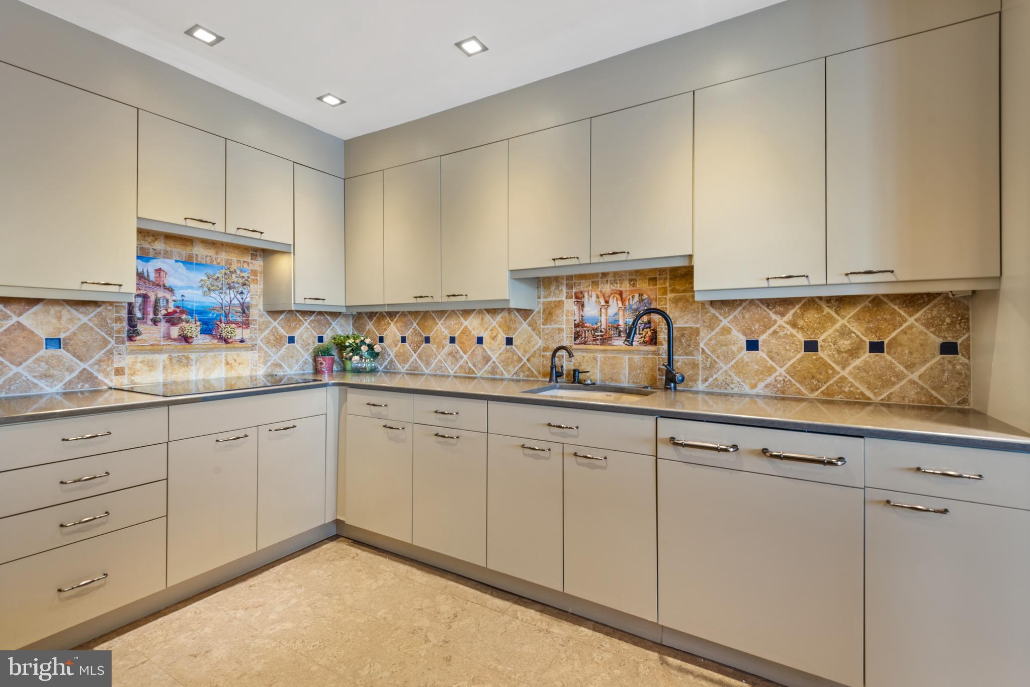 PRESIDENT POINT - Residential