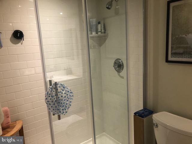 ACADEMY HOUSE - Residential Lease