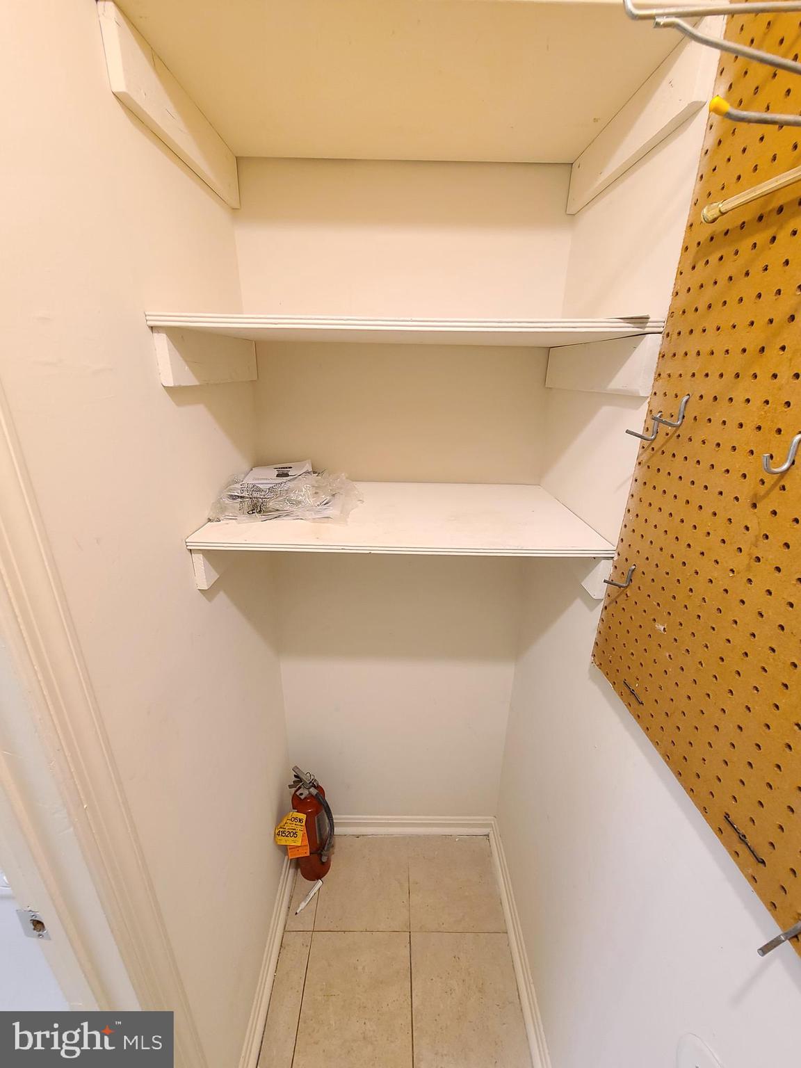 LAKEVIEW - Residential Lease