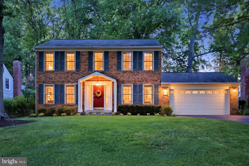 Photo of 1913 Aubrey Place Court, VIENNA, VA 22182 (MLS # VAFX2310052)