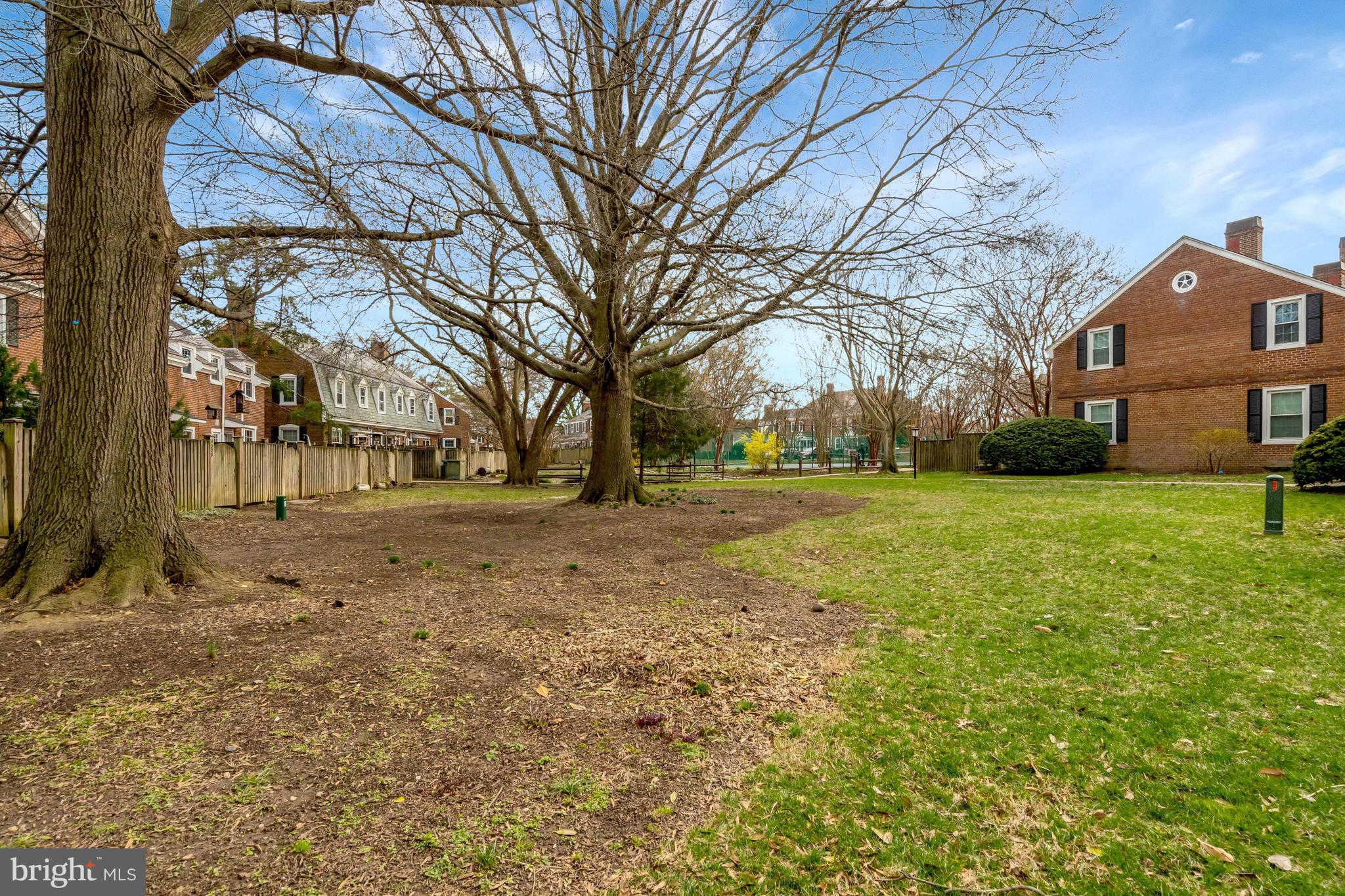 FAIRLINGTON ARBORS - Residential