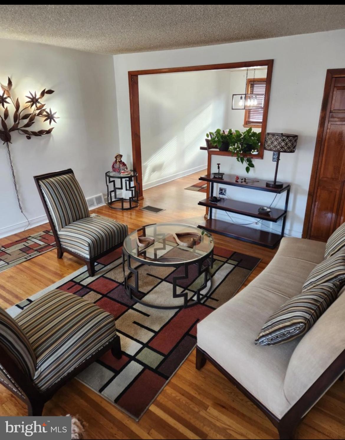 CASTOR GARDENS - Residential Lease