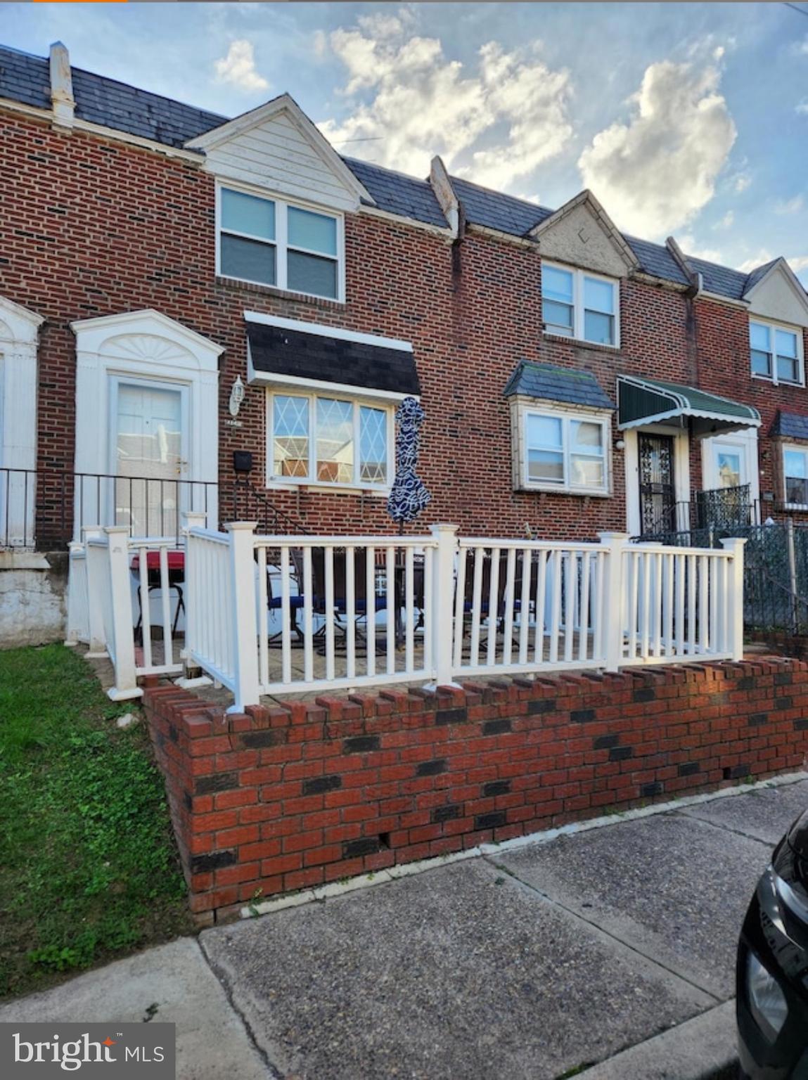 CASTOR GARDENS - Residential Lease