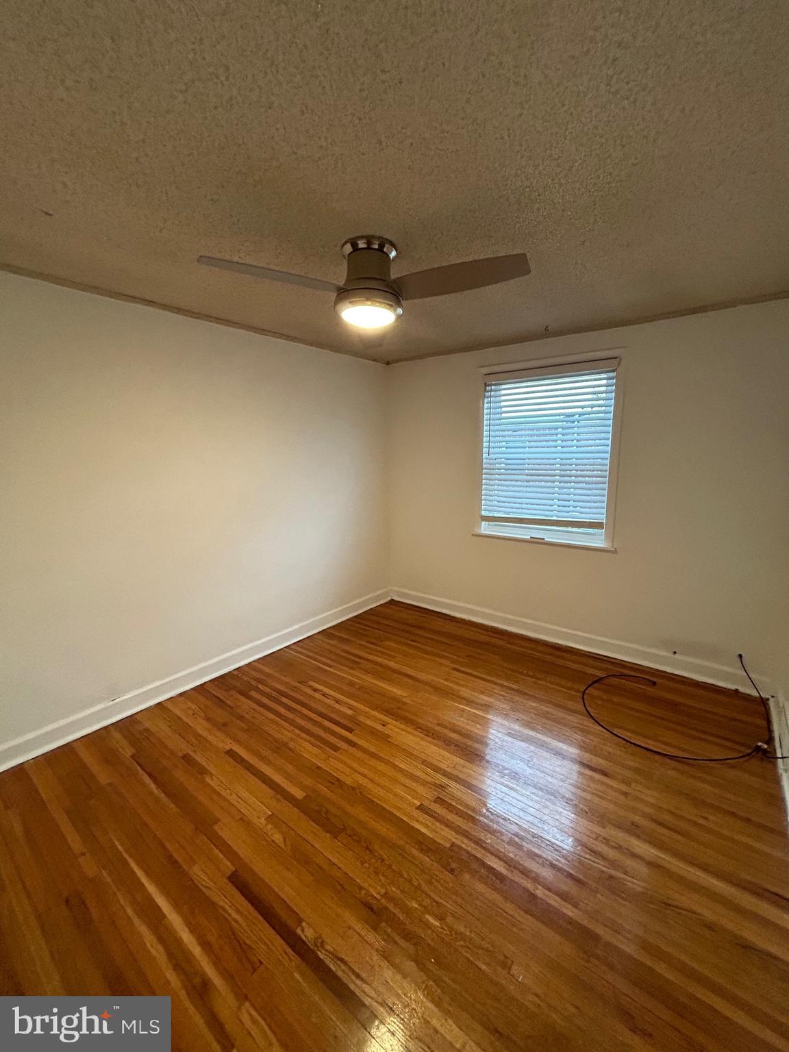 CASTOR GARDENS - Residential Lease