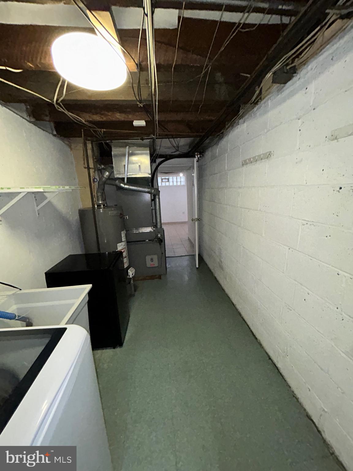 CASTOR GARDENS - Residential Lease