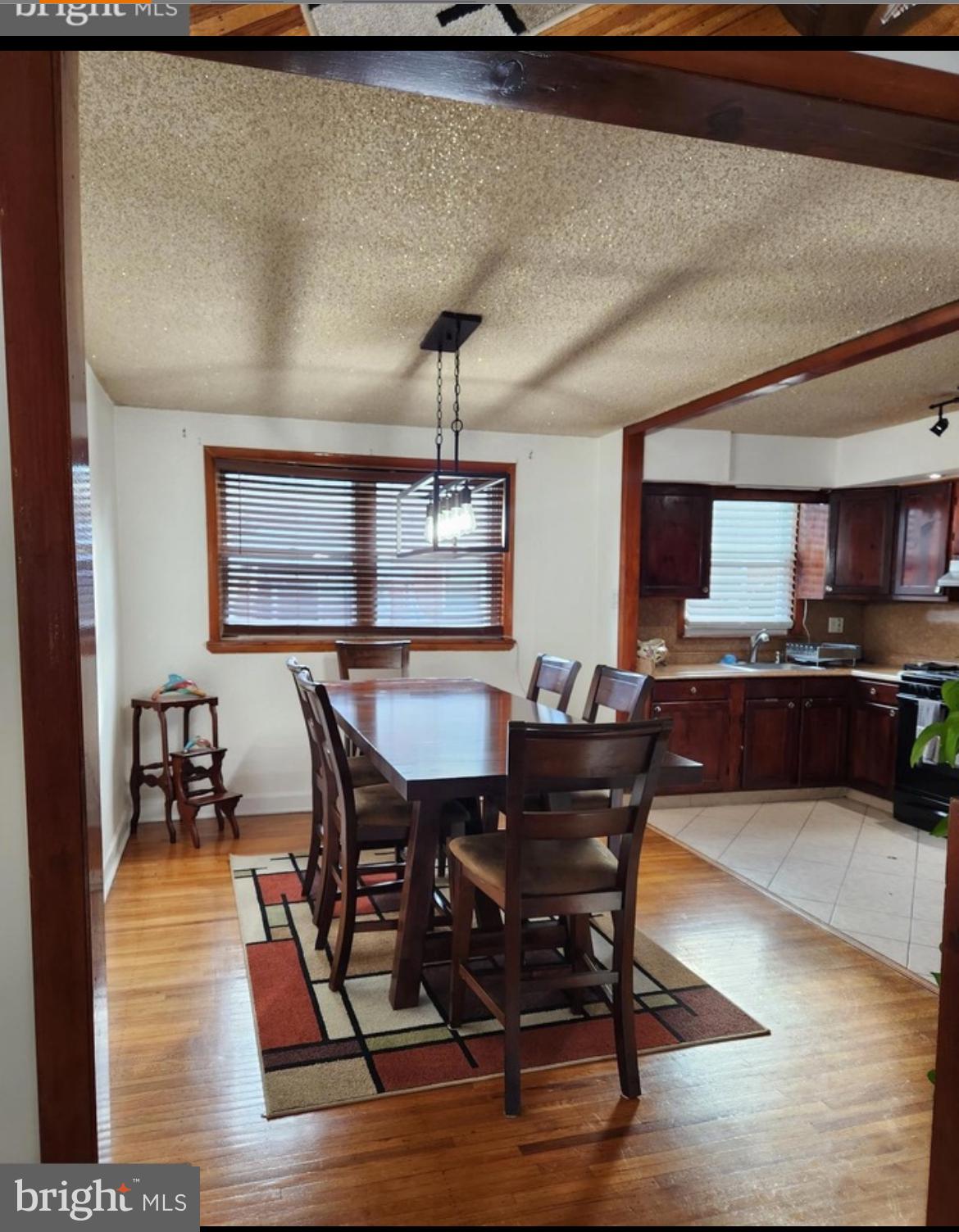 CASTOR GARDENS - Residential Lease