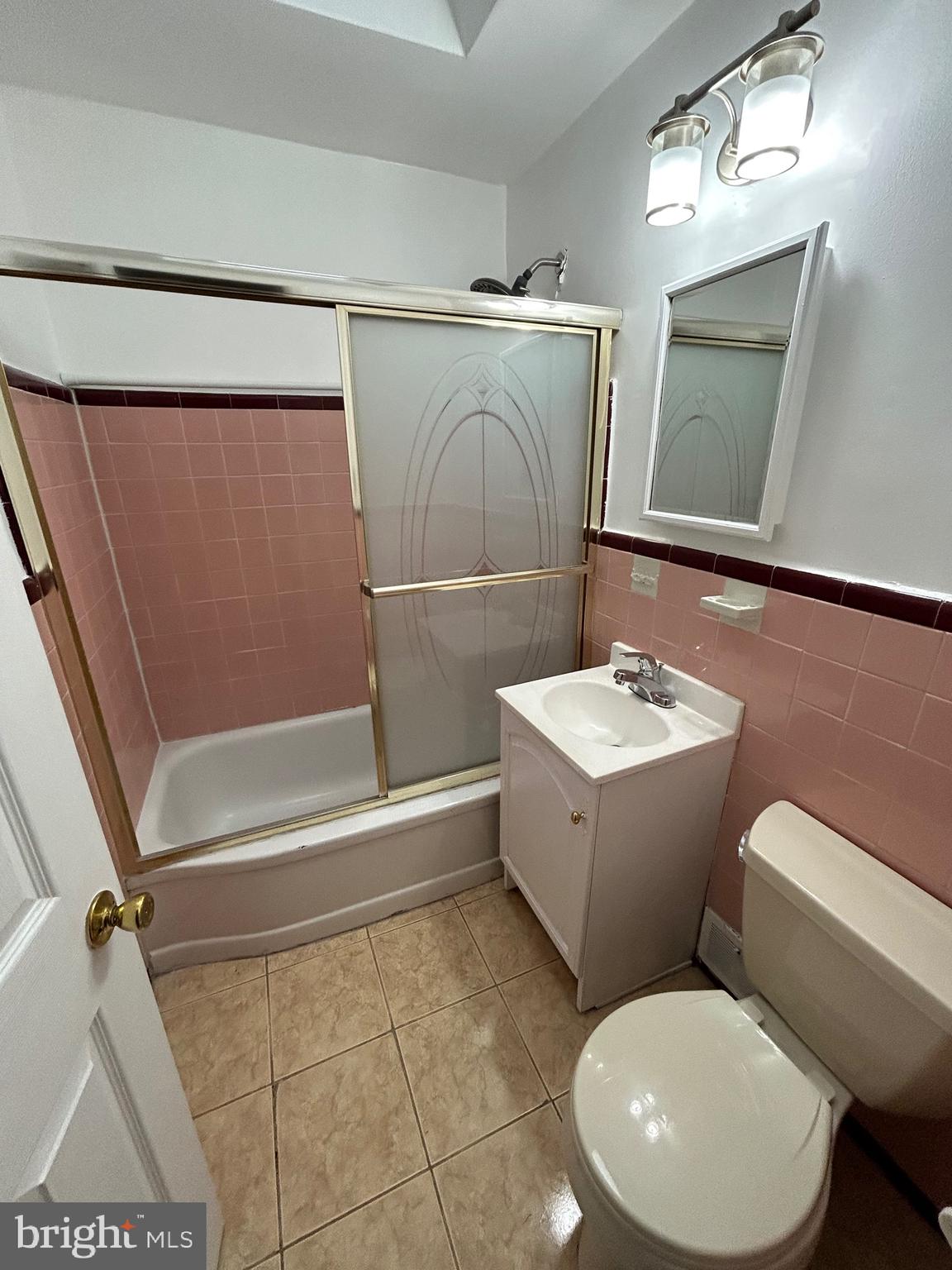 CASTOR GARDENS - Residential Lease