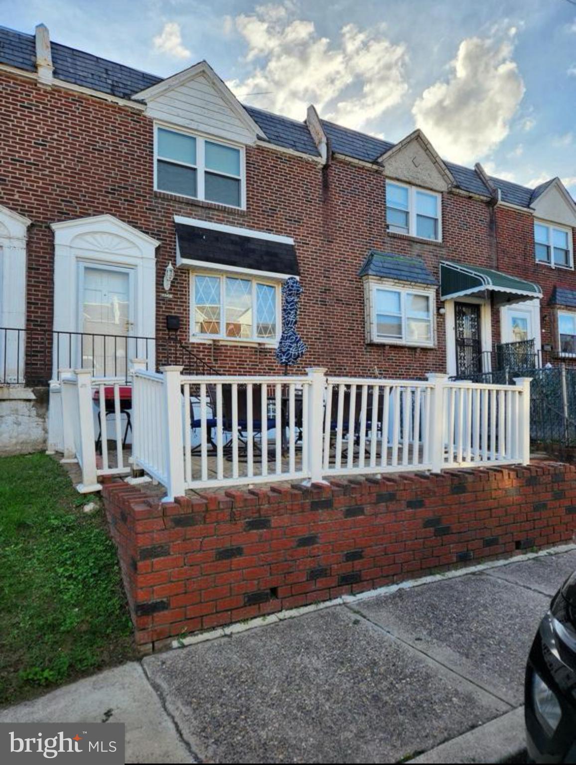 CASTOR GARDENS - Residential Lease