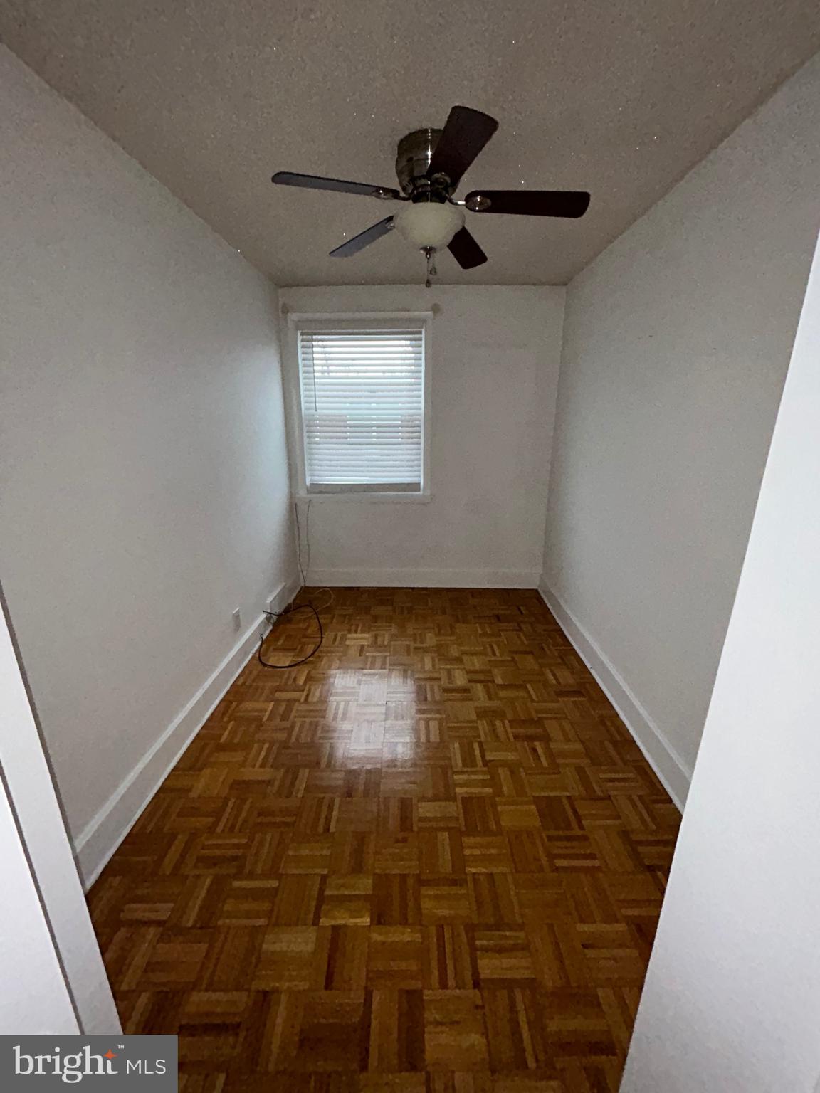 CASTOR GARDENS - Residential Lease