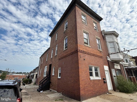 Townhouse For Rent - 1945 W Hunting Park Avenue #4<br/> PHILADELPHIA, PA 19140