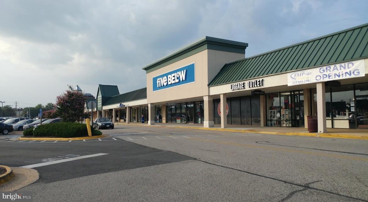 THE SEASONS - Residential Lease