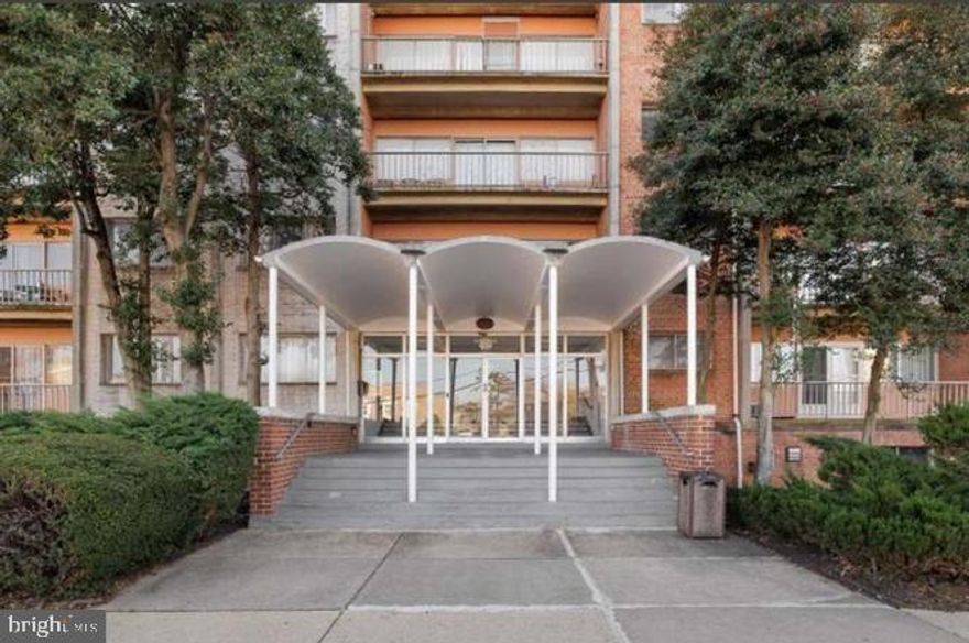 Ignore days on market,  Now easy to show.  ALL UTILITIES INCLUDED.  Superb Location!   Secured Building.  Just renovated unit with gleaming hardwoods and updated kitchen and bath.   New Appliances.  Available now.  So close to I395,  future new landmark town center,  DC, etc.