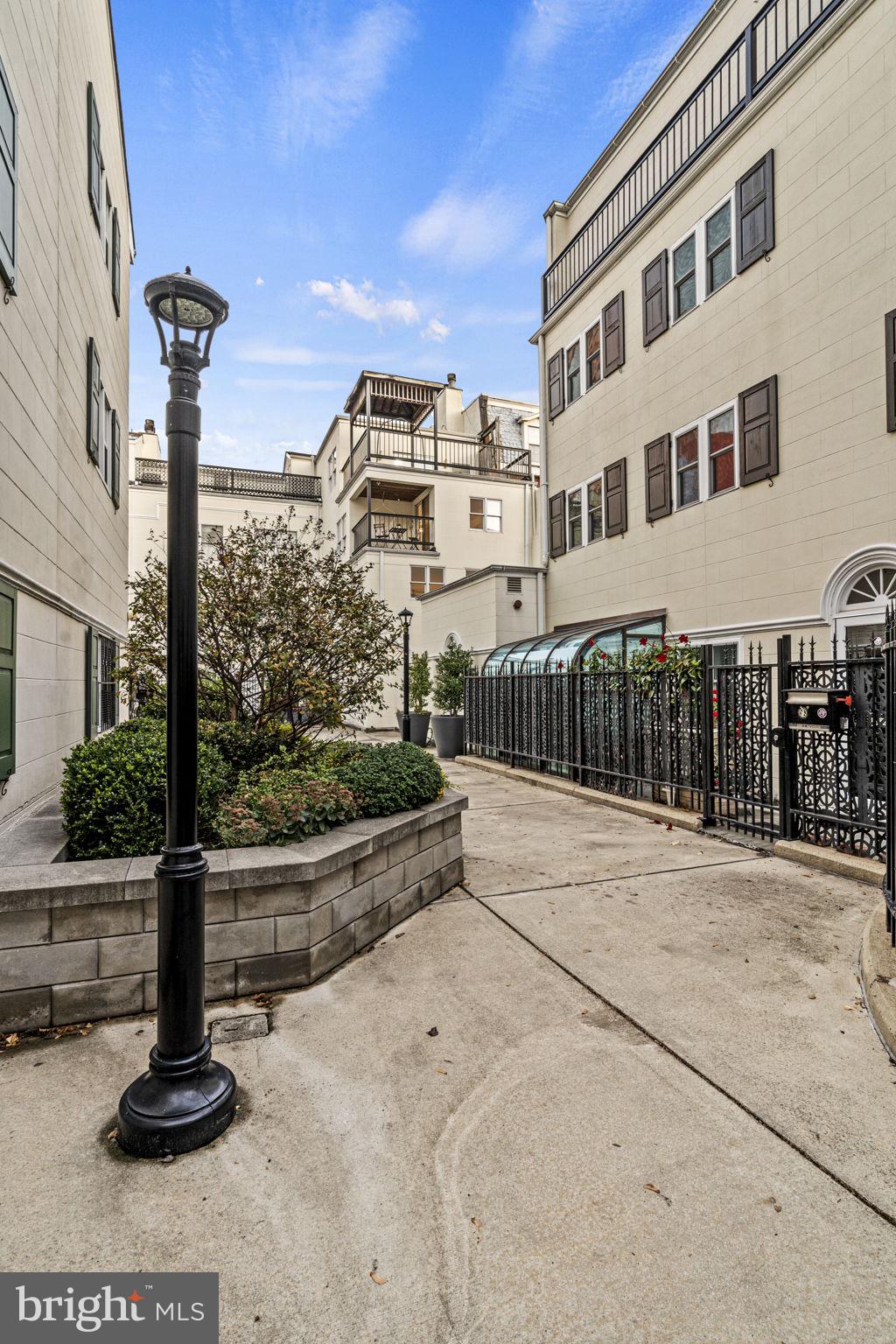 WASHINGTON SQ WEST - Residential