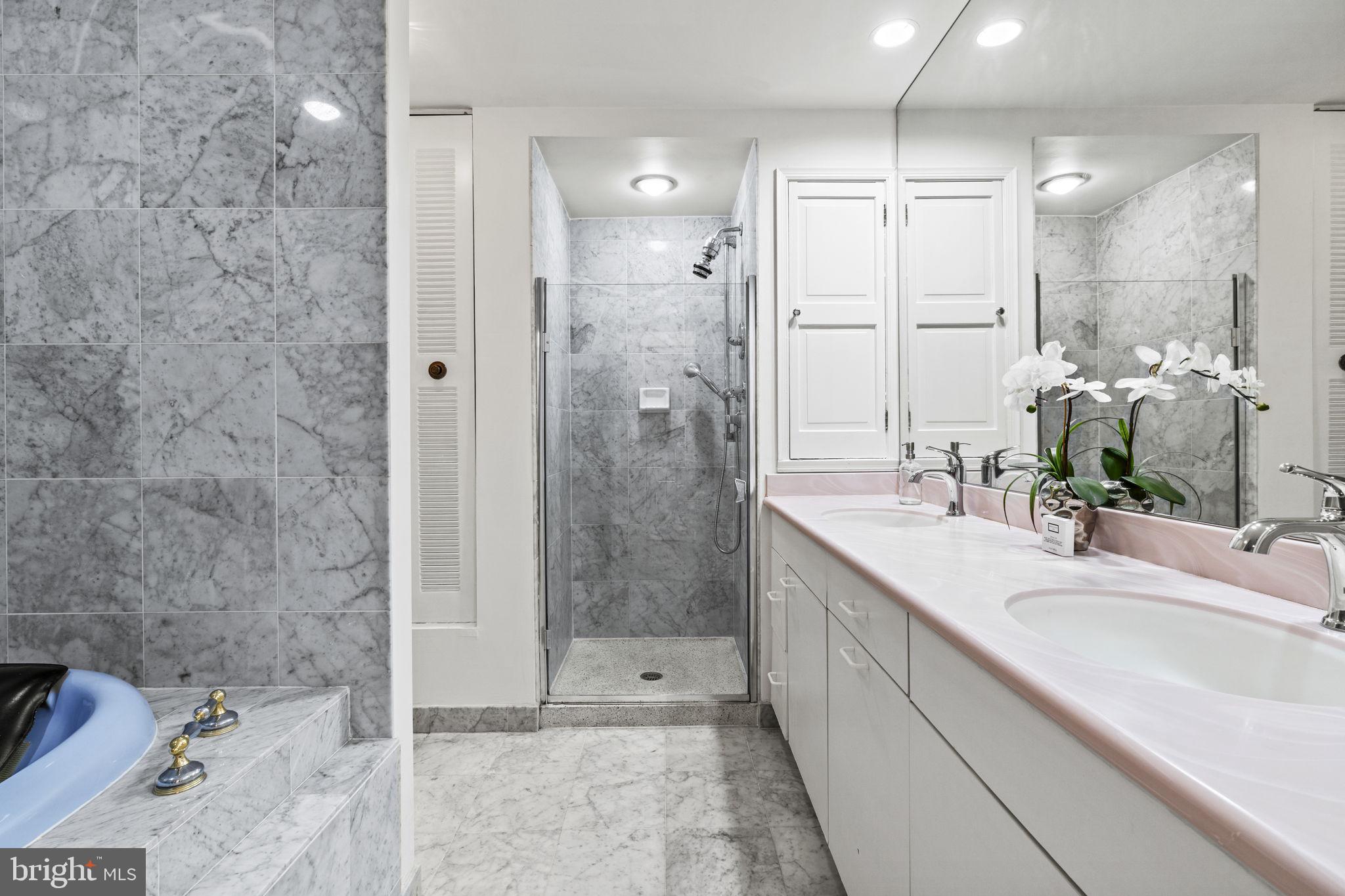 WASHINGTON SQ WEST - Residential