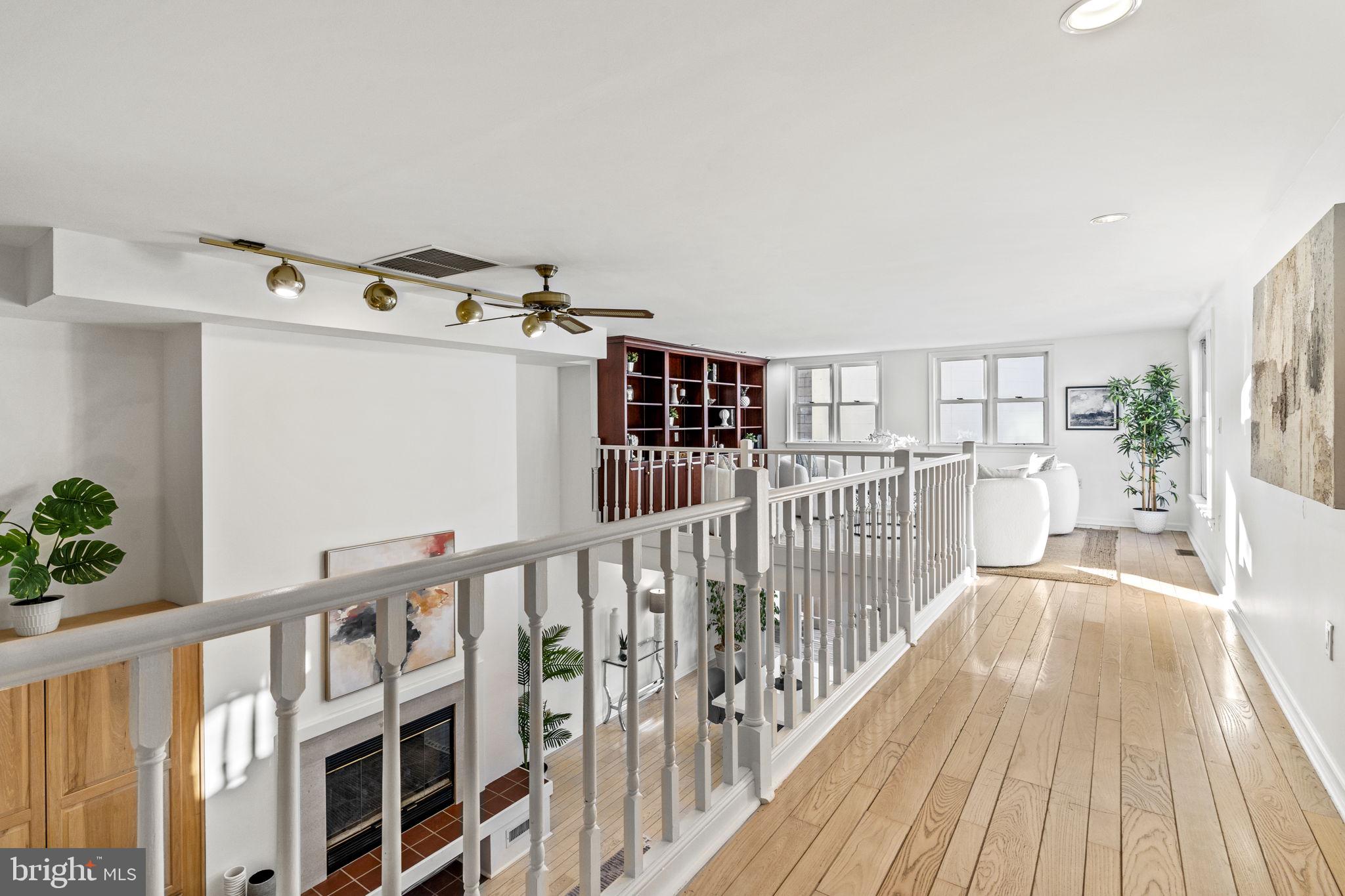 WASHINGTON SQ WEST - Residential