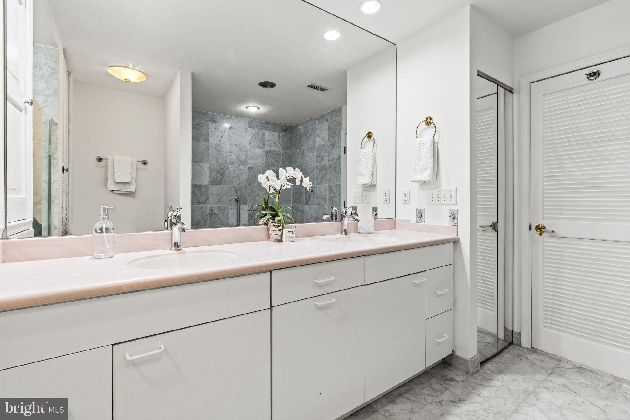 WASHINGTON SQ WEST - Residential