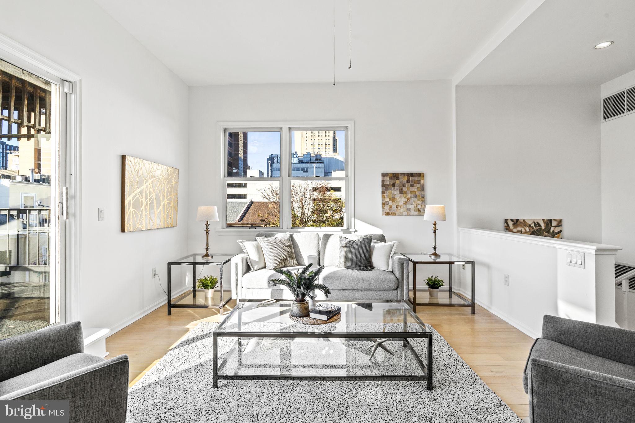 WASHINGTON SQ WEST - Residential