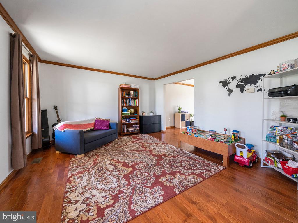 SHADOW WOODS - Residential