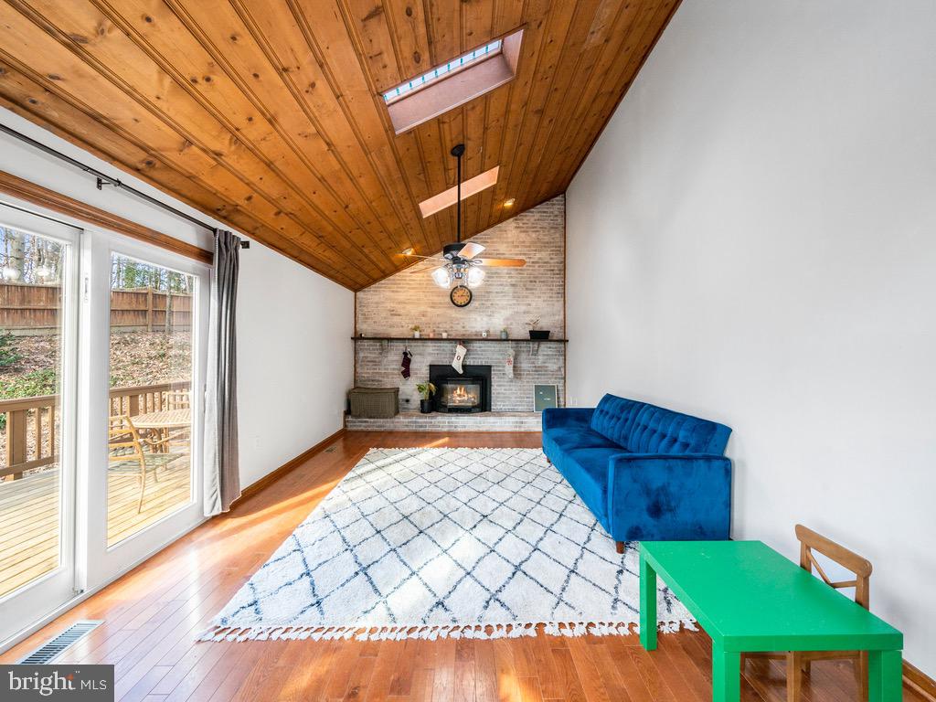 SHADOW WOODS - Residential