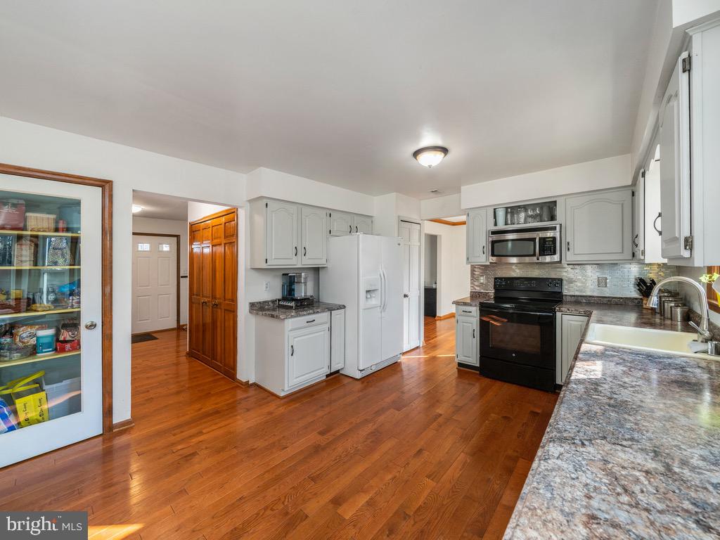 SHADOW WOODS - Residential