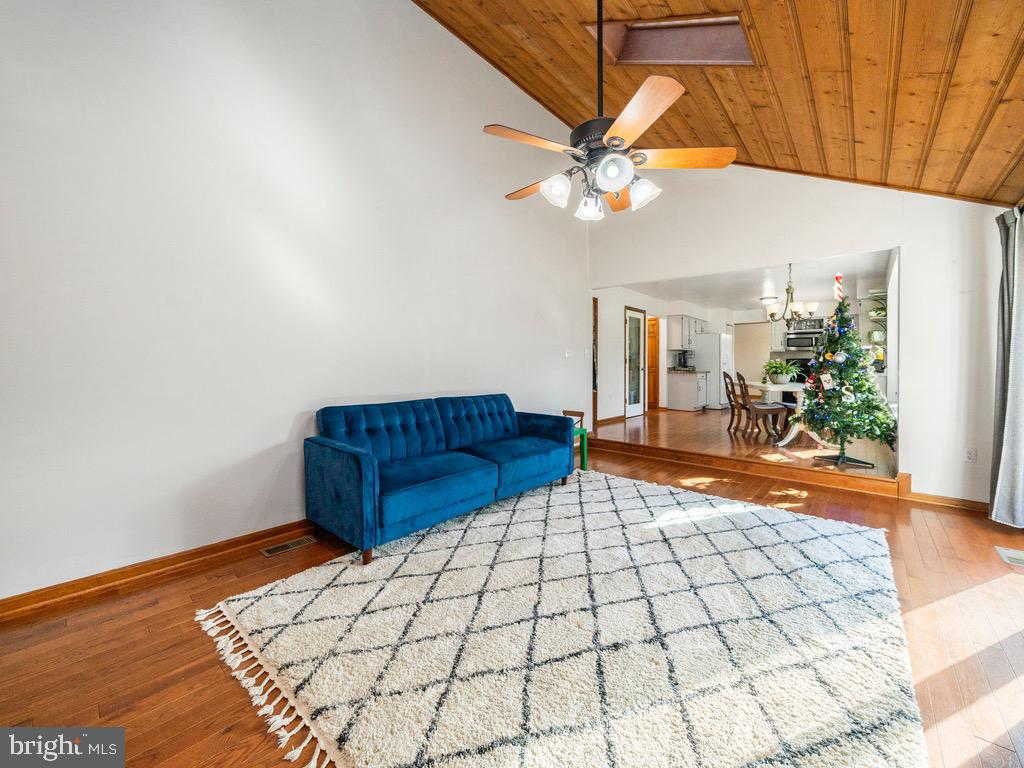 SHADOW WOODS - Residential