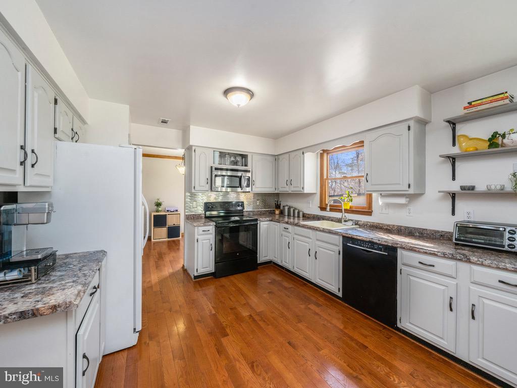 SHADOW WOODS - Residential