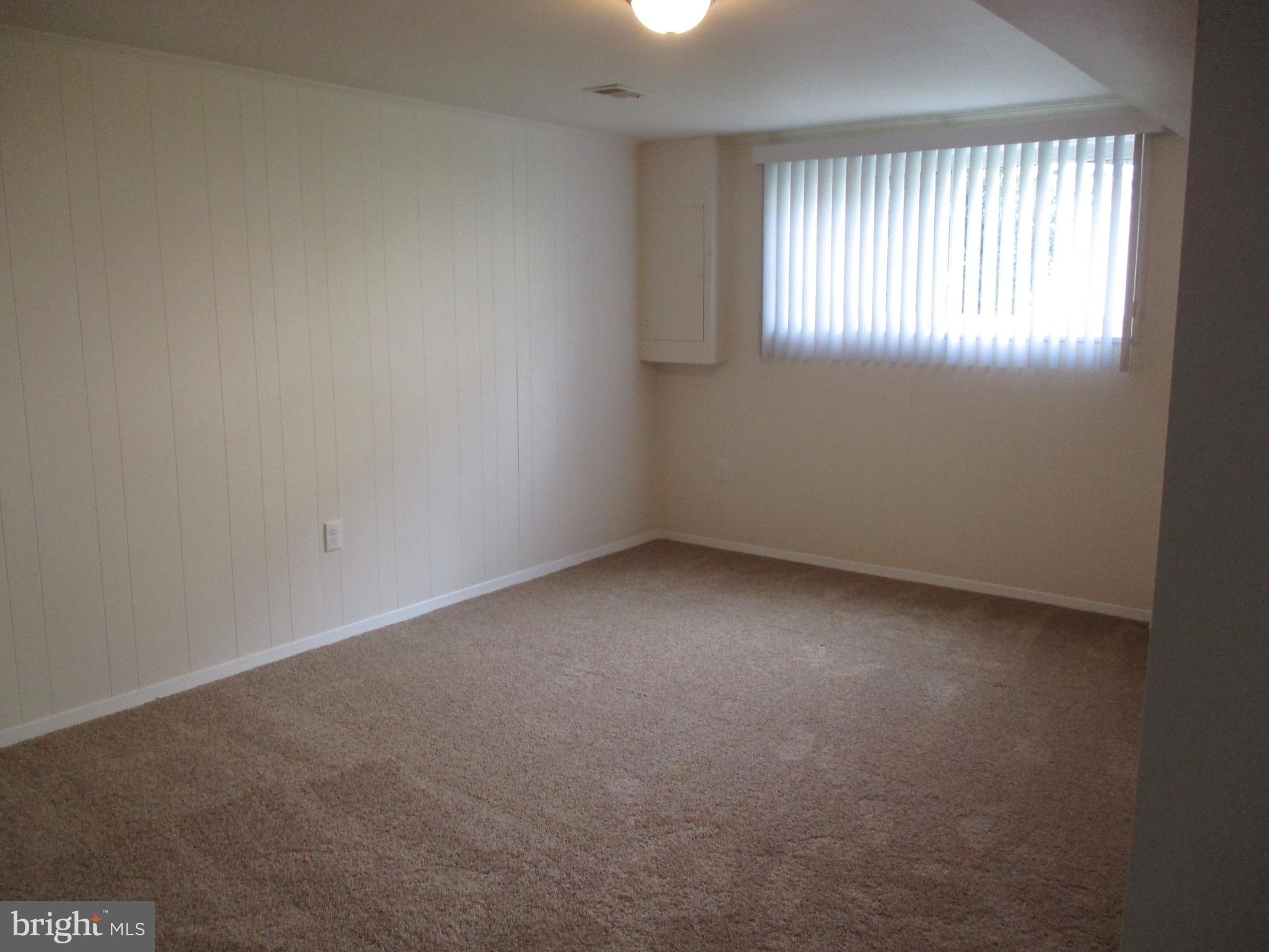 WESTGATE WOODS - Residential Lease