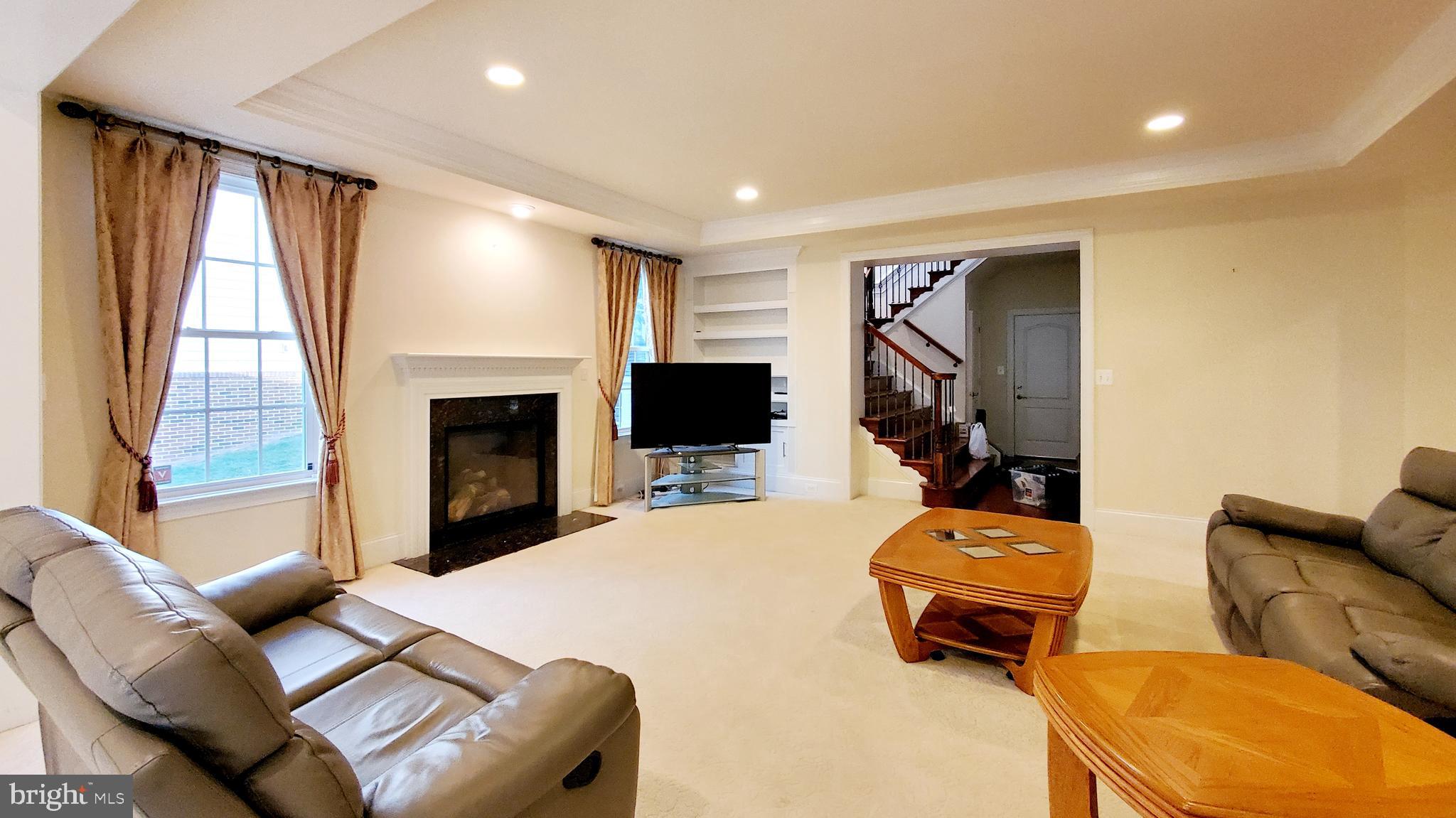 RESERVE AT STONE HILL - Residential Lease