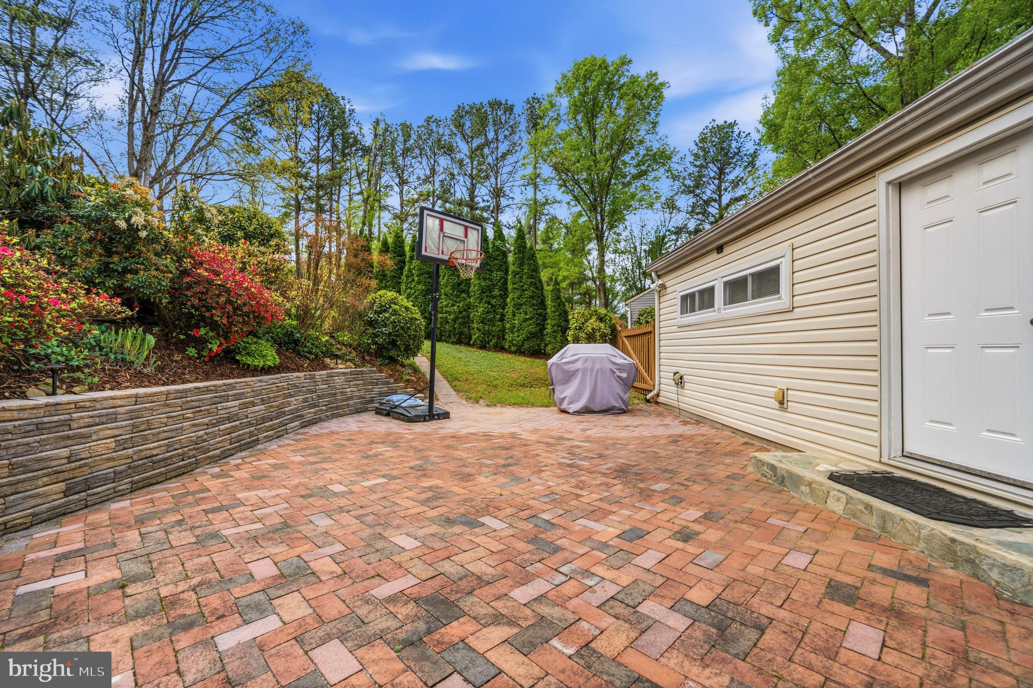 RESTON - Residential