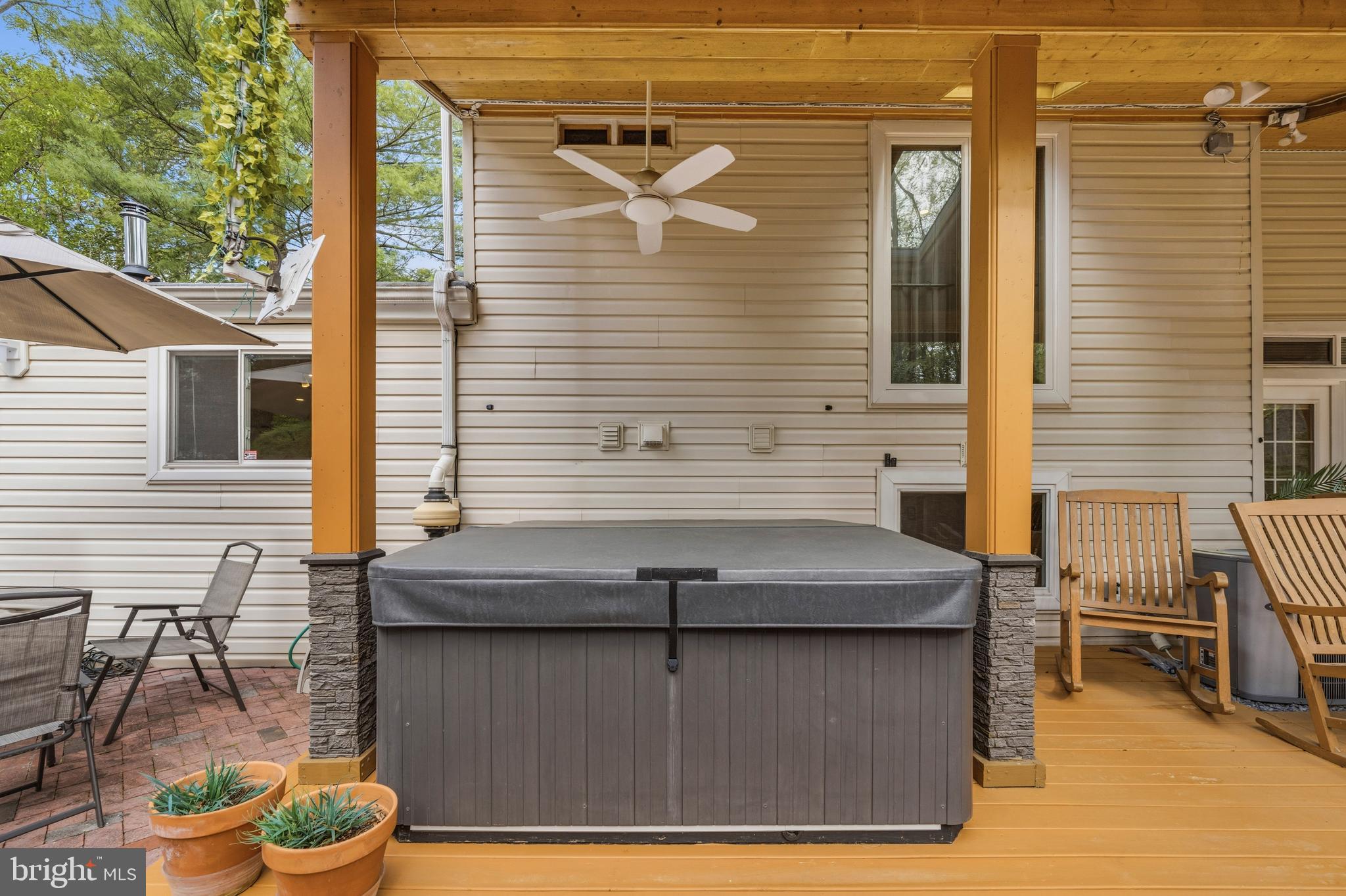 RESTON - Residential