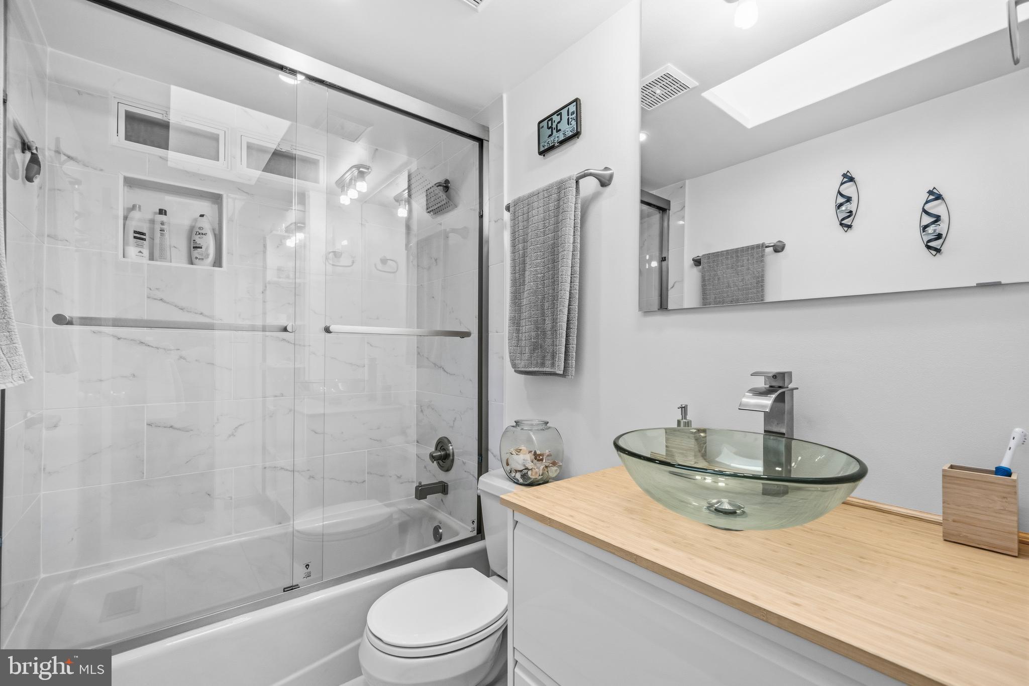 RESTON - Residential