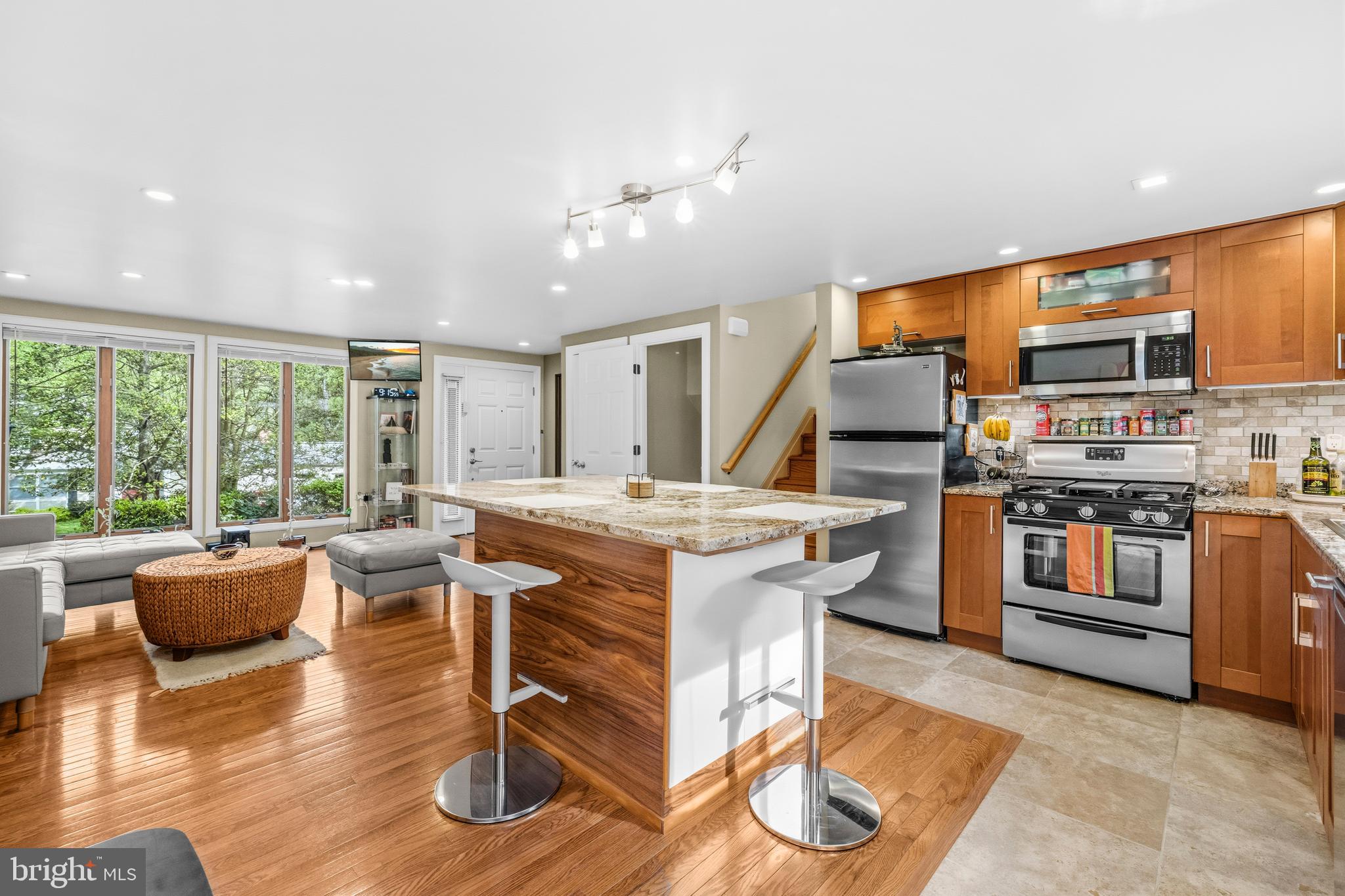 RESTON - Residential