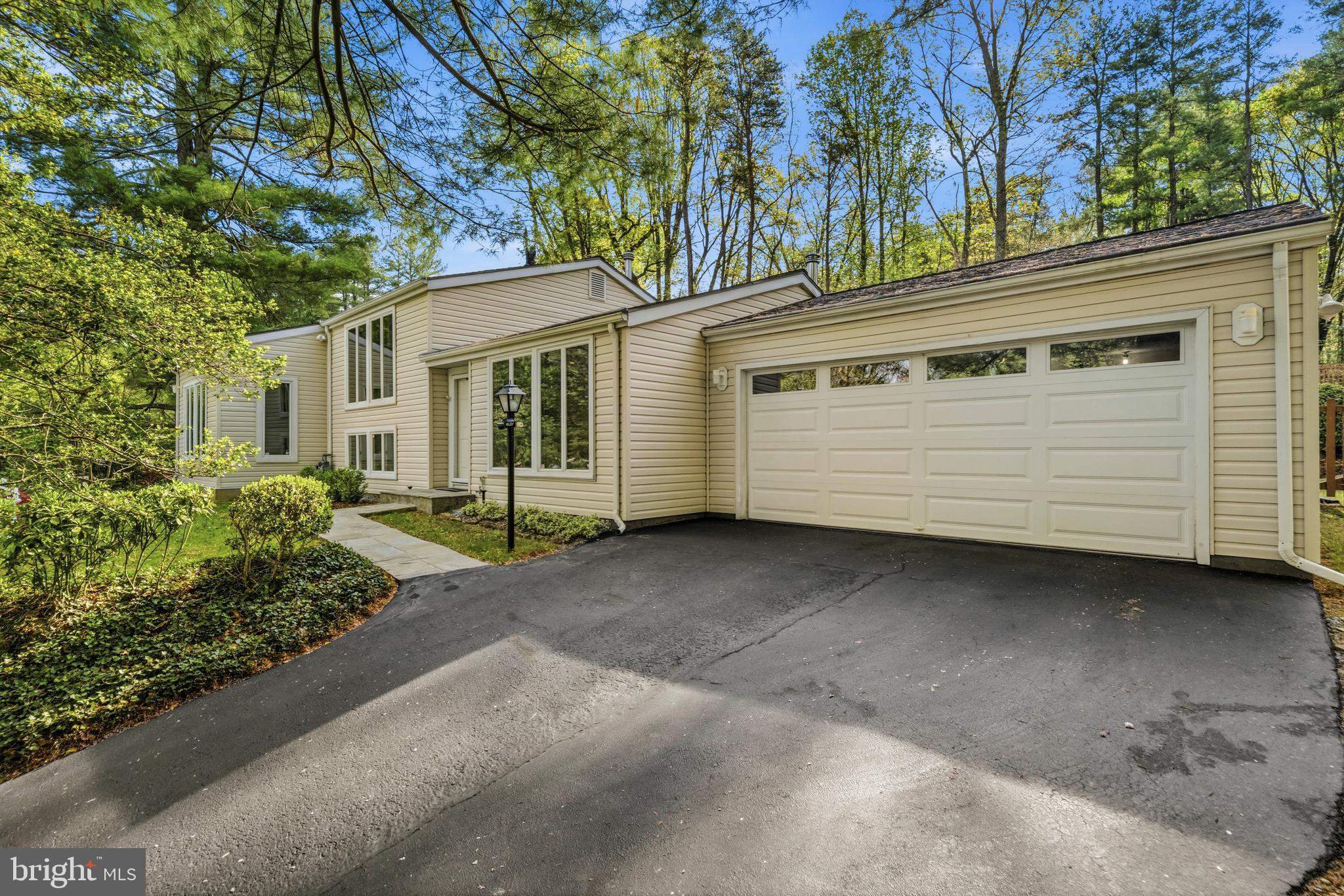 RESTON - Residential