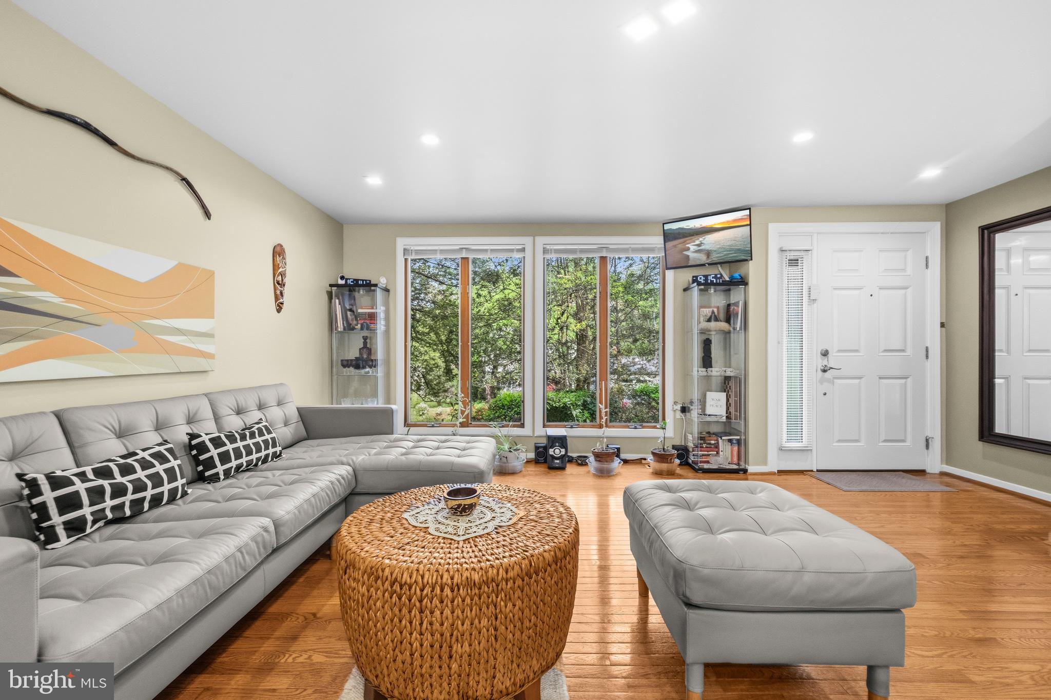 RESTON - Residential