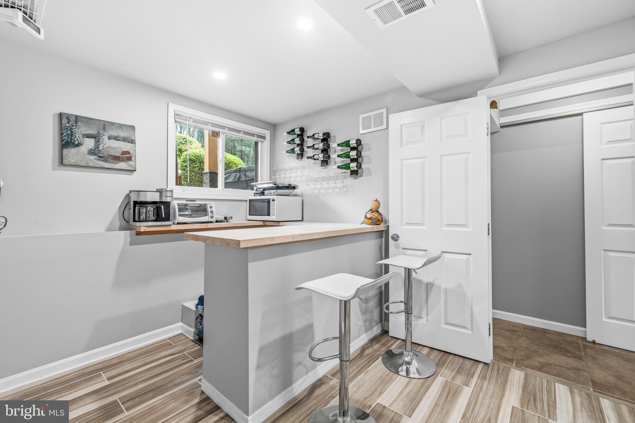 RESTON - Residential