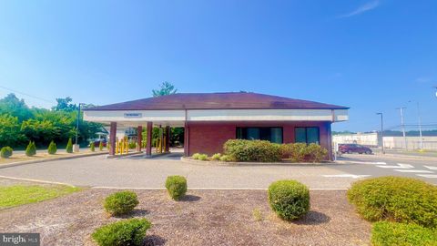 340 S WHITE HORSE PIKE BERLIN NJ 08009