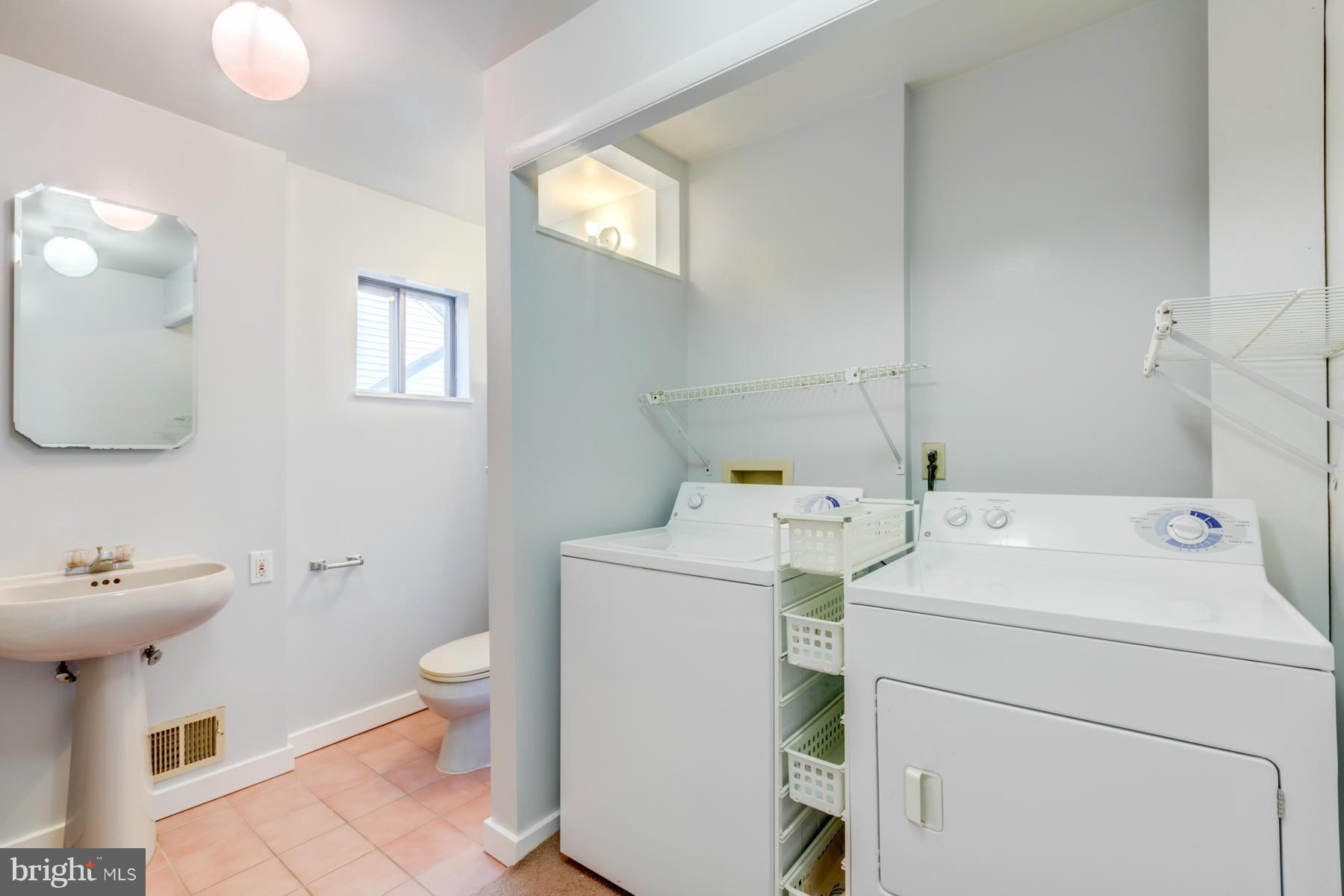 ADDISON HEIGHTS - Residential Lease