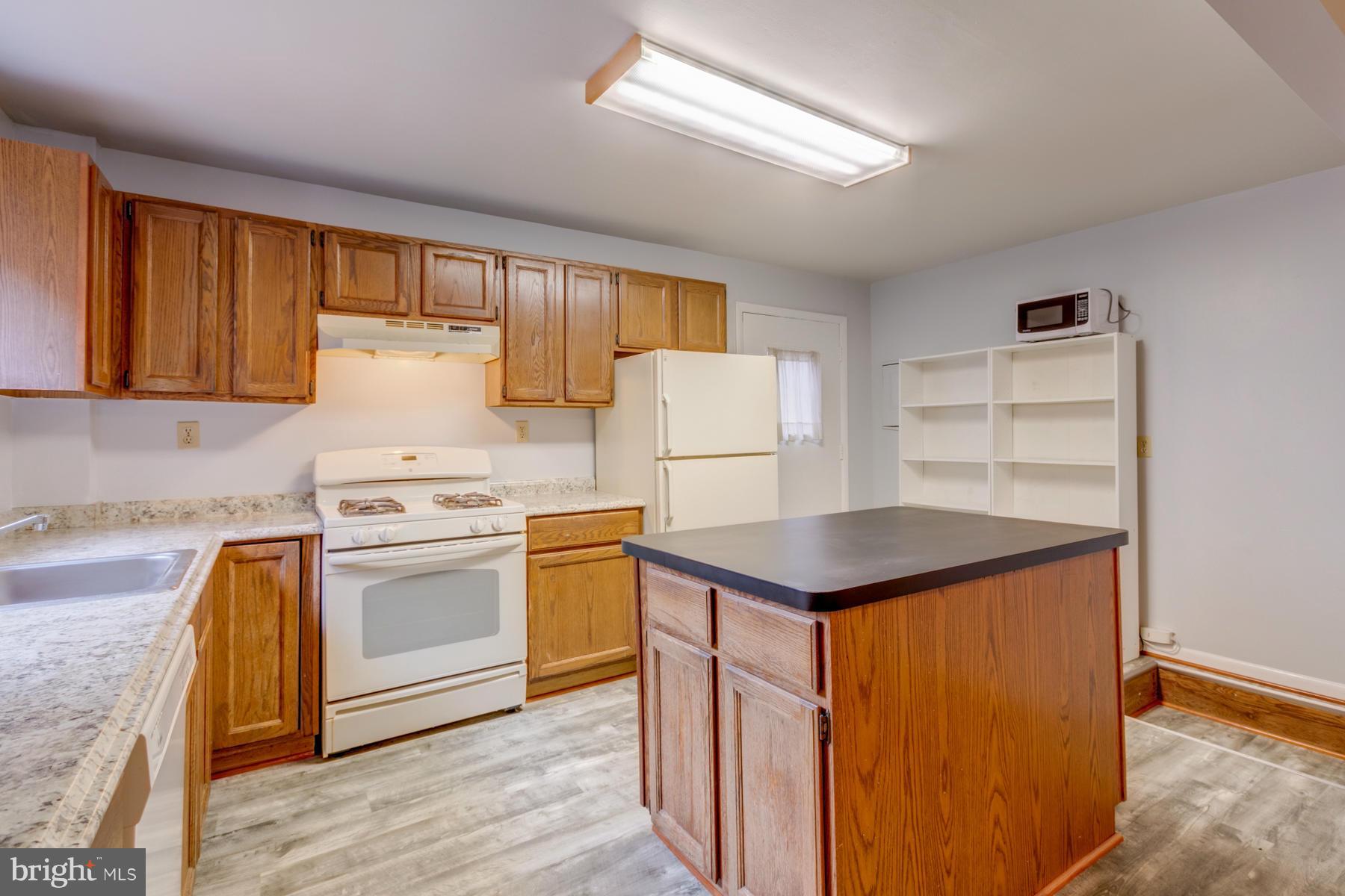 ADDISON HEIGHTS - Residential Lease