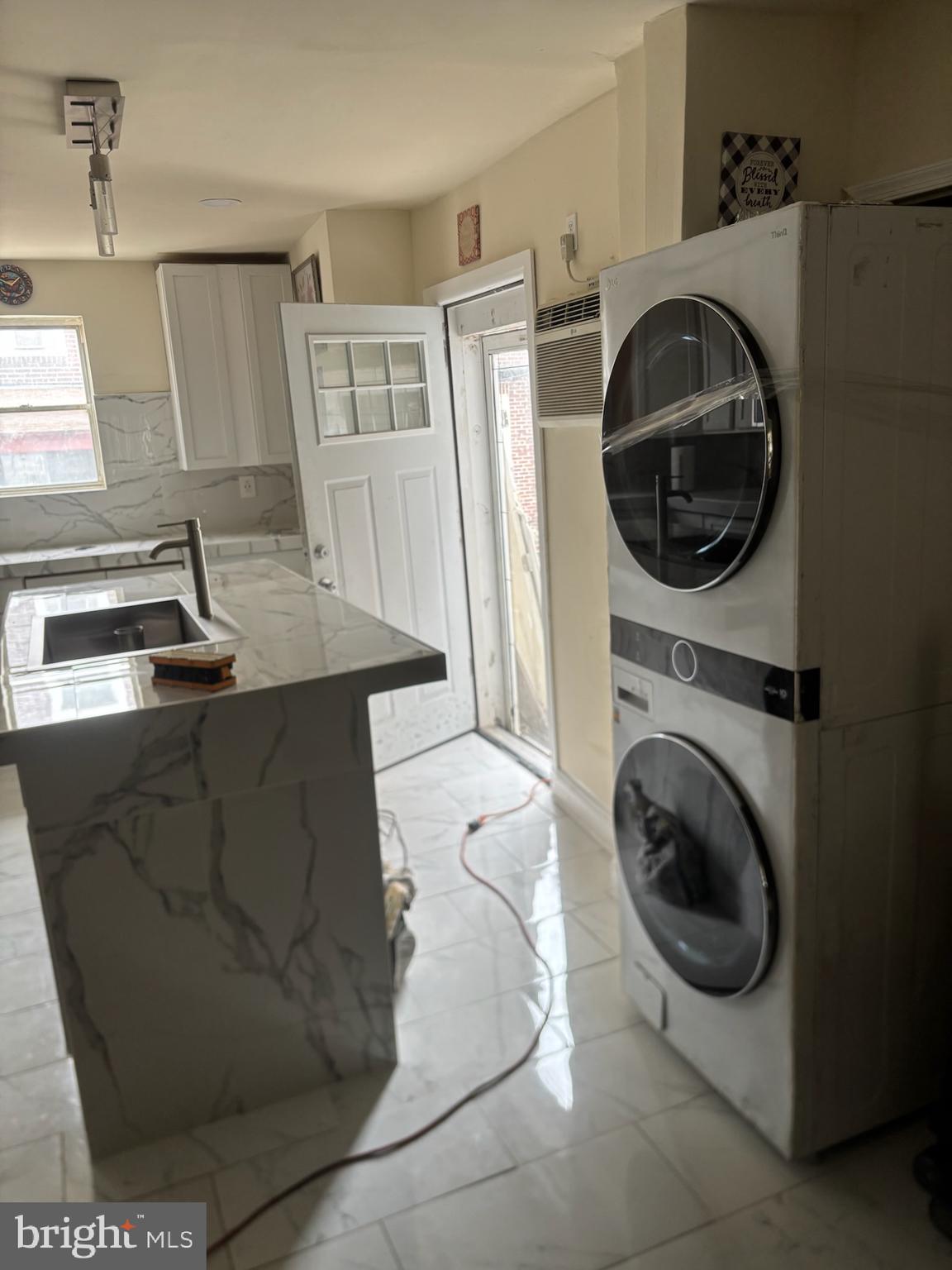 PHILADELPHIA (SOUTHWEST) - Residential