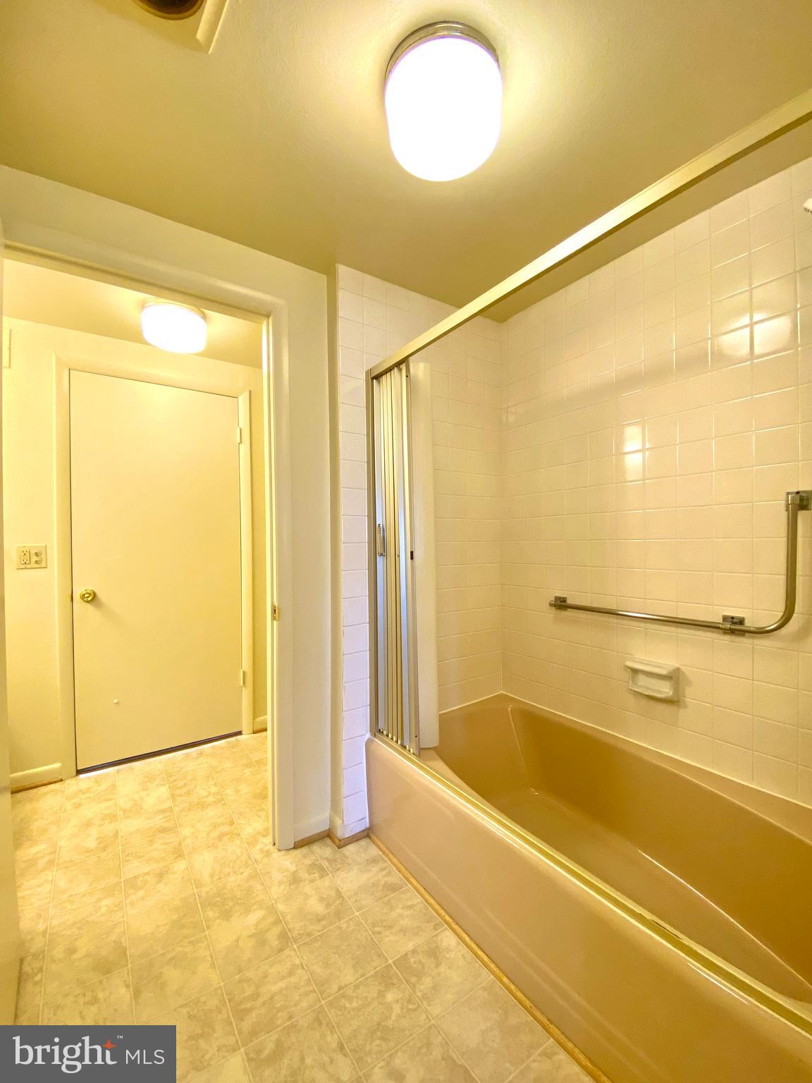 LEISURE WORLD - Residential