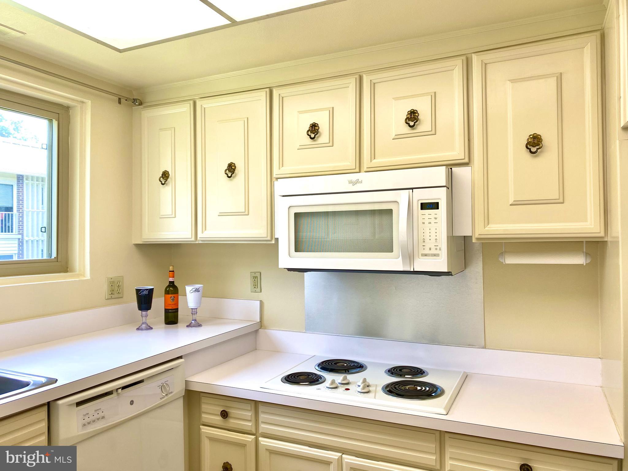 LEISURE WORLD - Residential