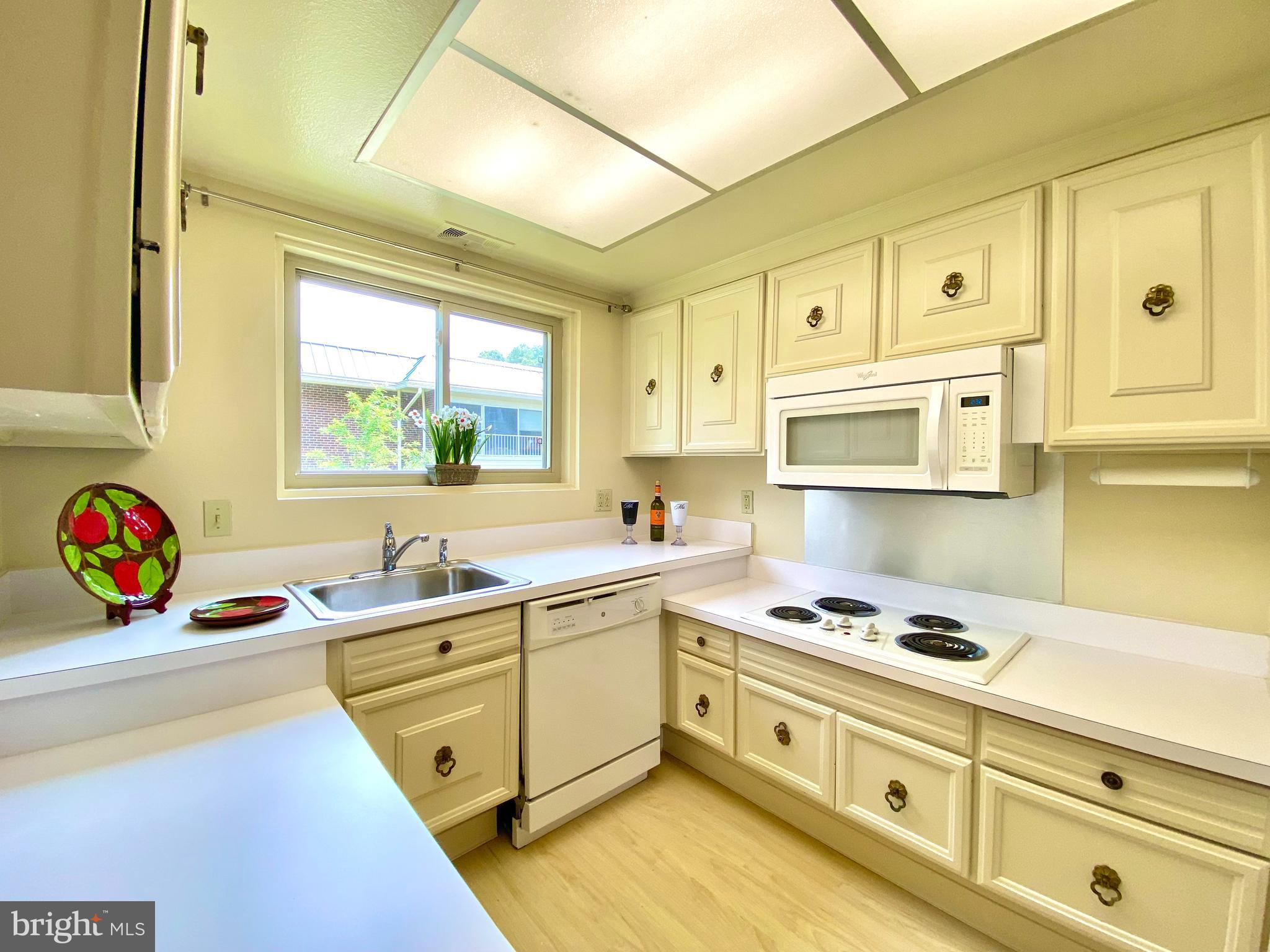 LEISURE WORLD - Residential