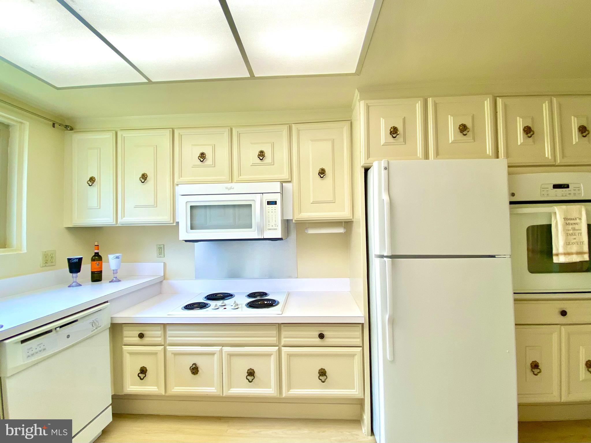 LEISURE WORLD - Residential