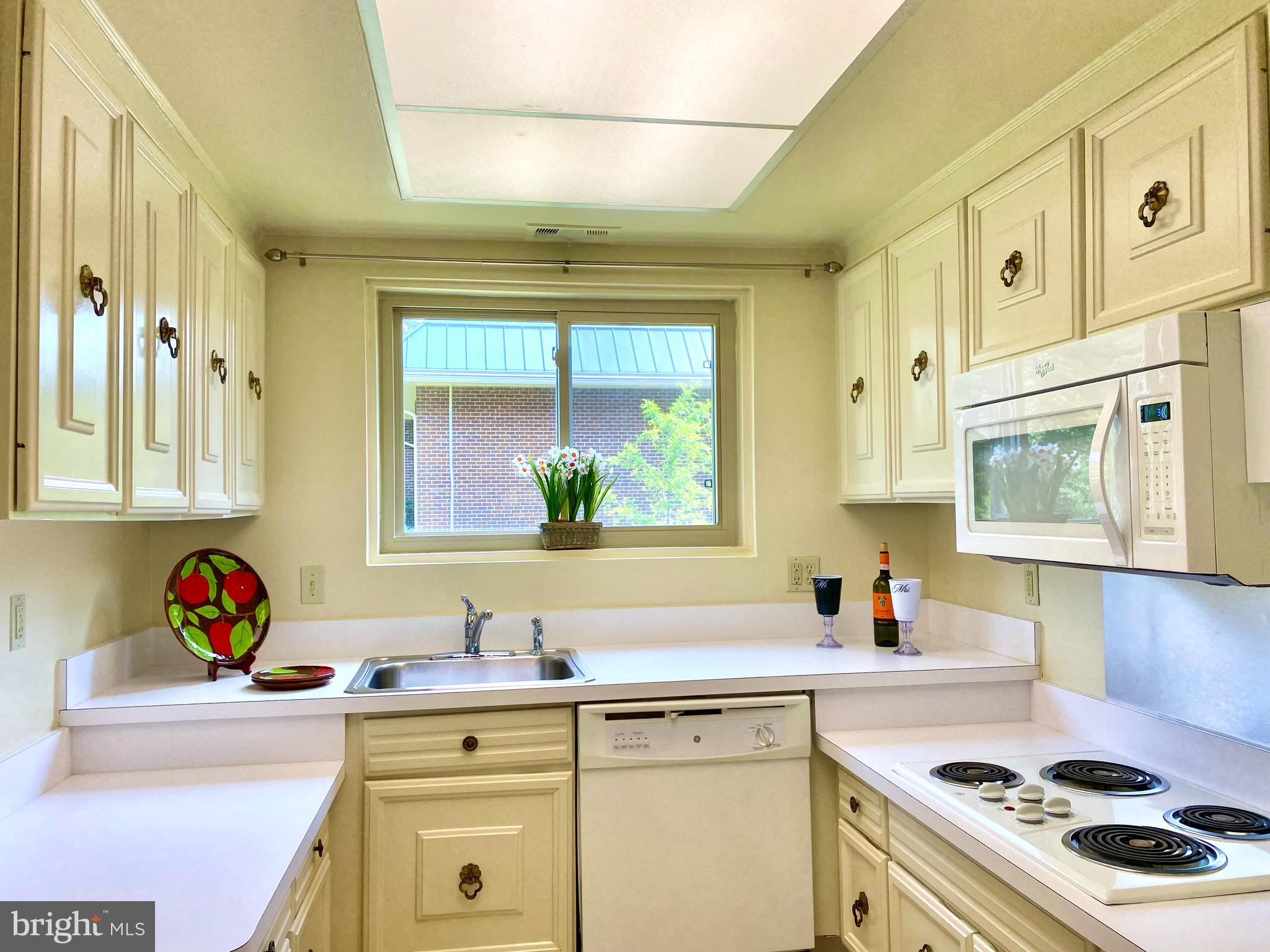 LEISURE WORLD - Residential