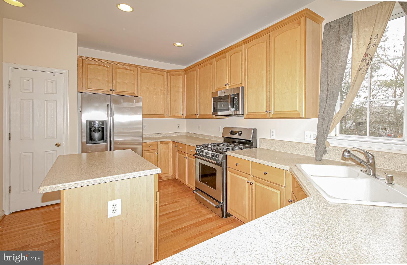 ROCKLAND VILLAGE - Residential Lease