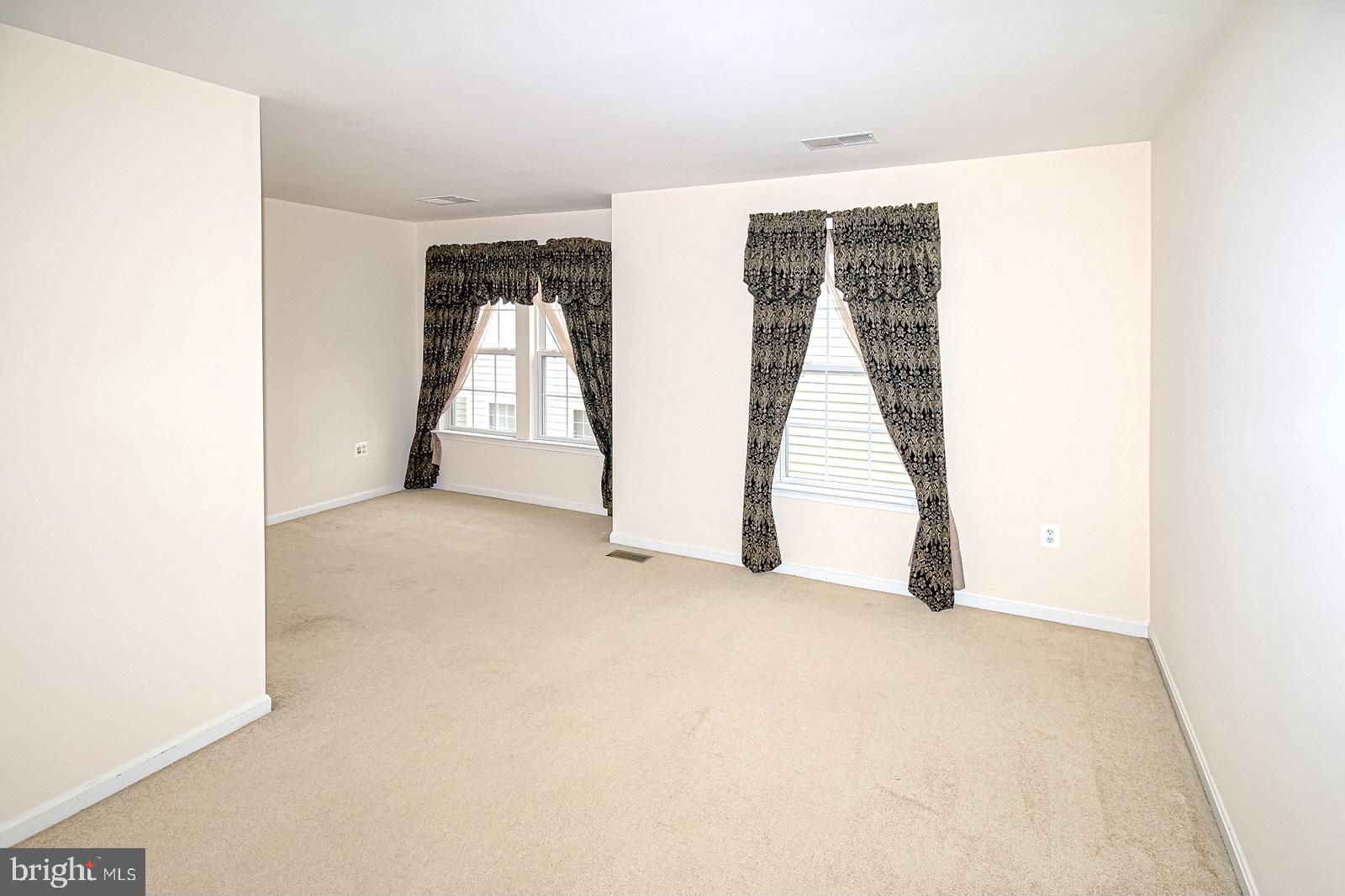 ROCKLAND VILLAGE - Residential Lease