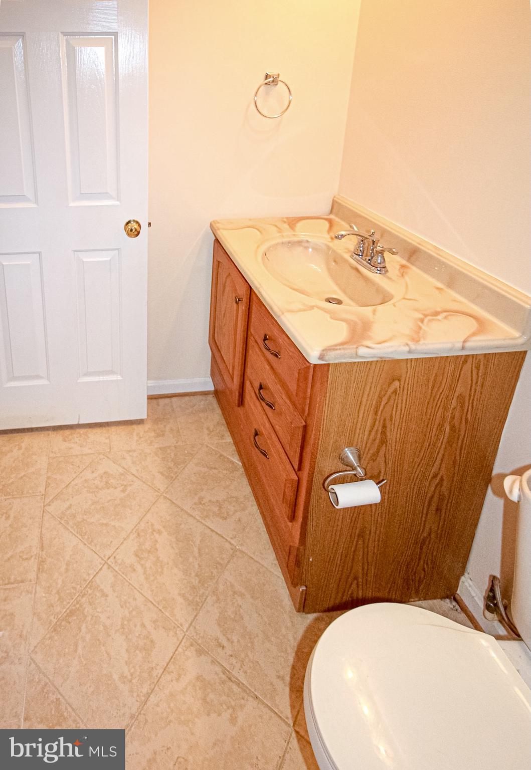 ROCKLAND VILLAGE - Residential Lease