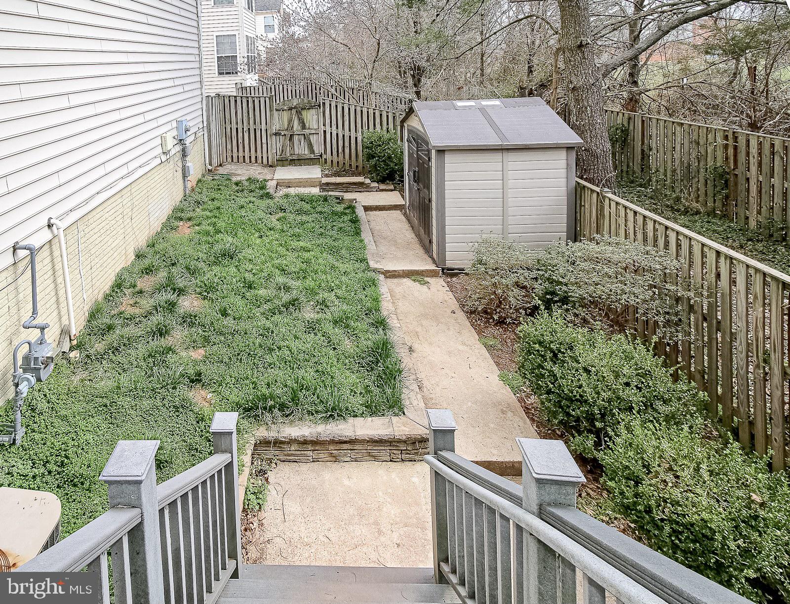 ROCKLAND VILLAGE - Residential Lease